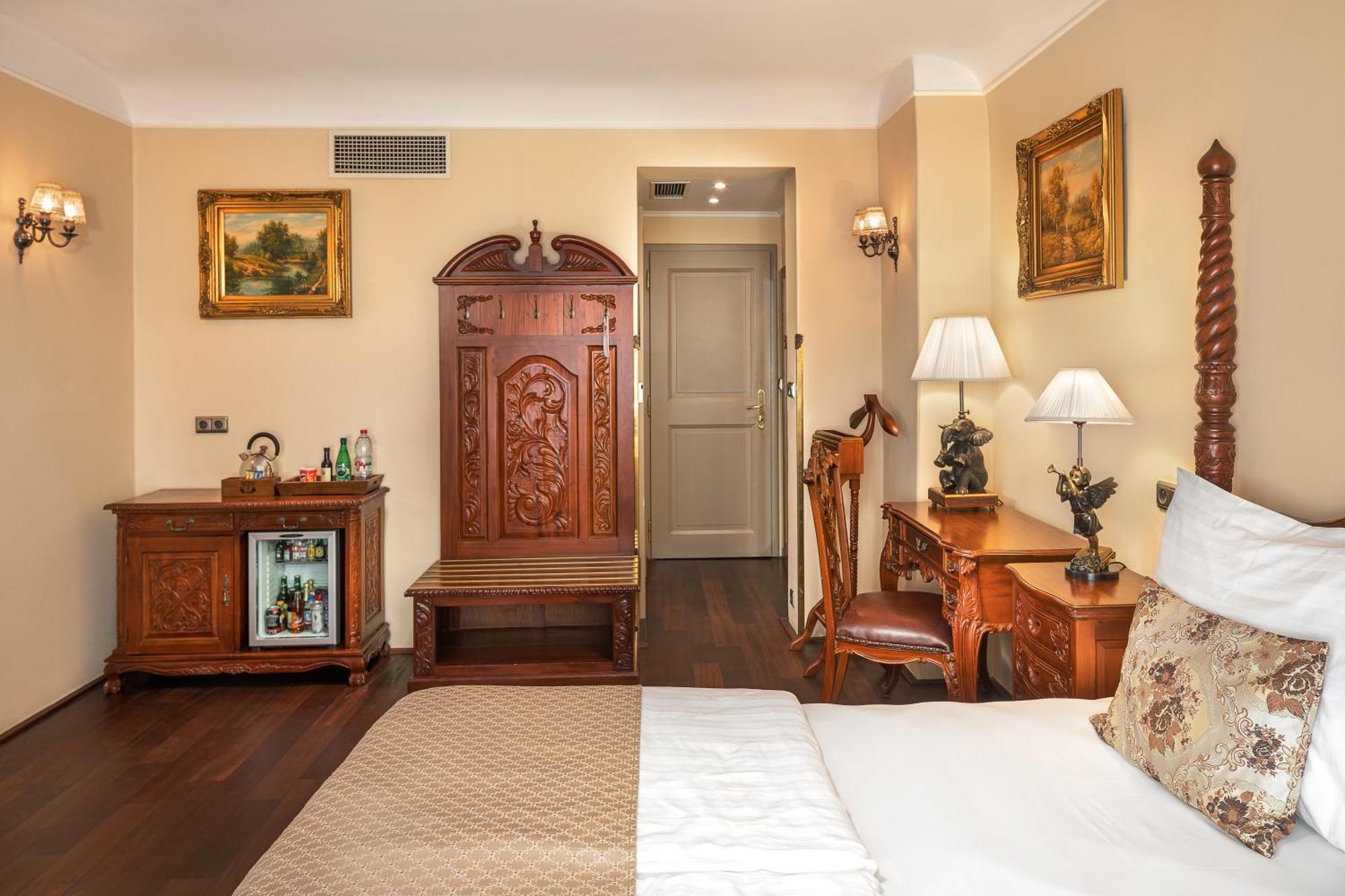 Iron Gate Hotel & Suites Prague By Bhg, Prague